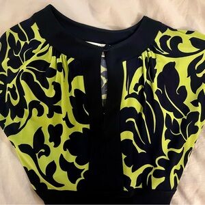 Key-hole patterned dress.